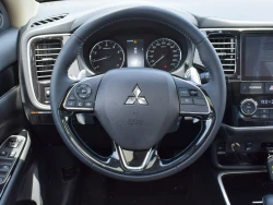 MITSUBISHI OUTLANDER 10