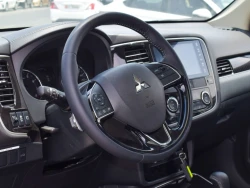 MITSUBISHI OUTLANDER 15
