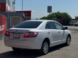 Toyota Premio 4
