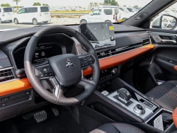 MITSUBISHI OUTLANDER 8