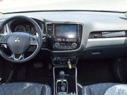 MITSUBISHI OUTLANDER 12