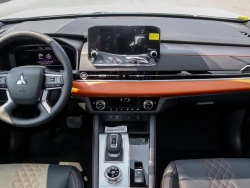 MITSUBISHI OUTLANDER 12