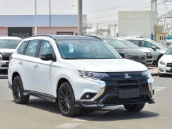 MITSUBISHI OUTLANDER 1