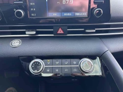 Hyundai Elantra 8