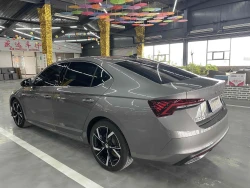 Skoda Octavia 1