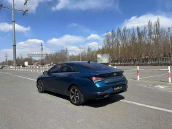 Hyundai Elantra 2