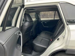 Toyota RAV4 8