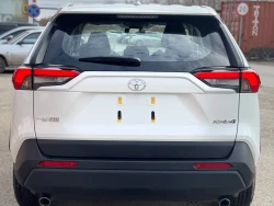 Toyota RAV4 6
