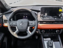 MITSUBISHI OUTLANDER 16