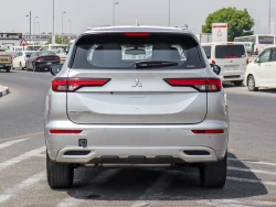 MITSUBISHI OUTLANDER 5
